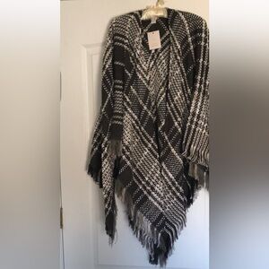 Chic Black and White Plaid Poncho
